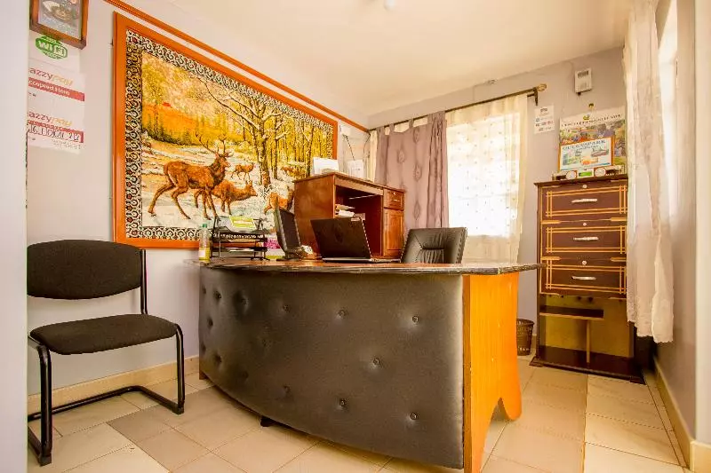 هتل Queens Park Guest House