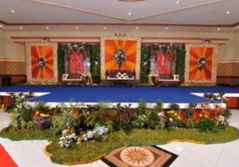 Hotel Yusro  Restaurant & Convention