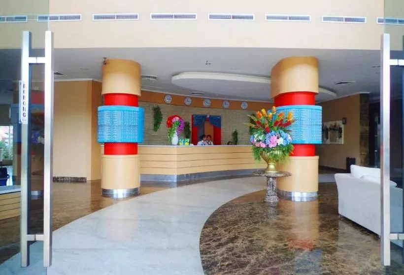 ホテル Sapadia  Siantar