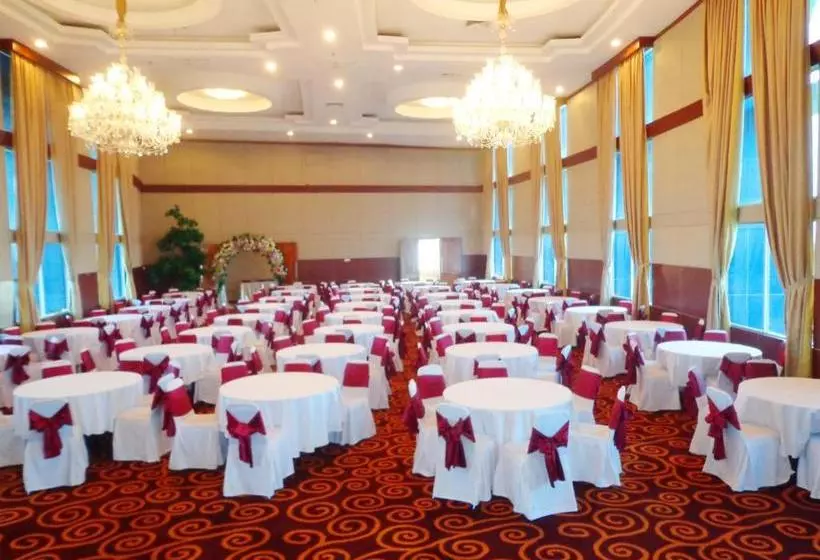 ホテル Sapadia  Siantar