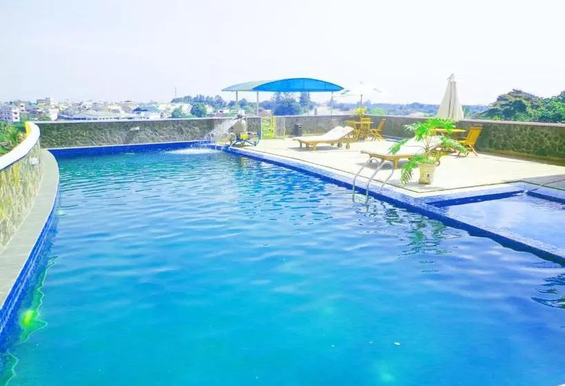 ホテル Sapadia  Siantar