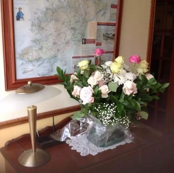 ベッドアンドブレックファースト Hollycrest Lodge