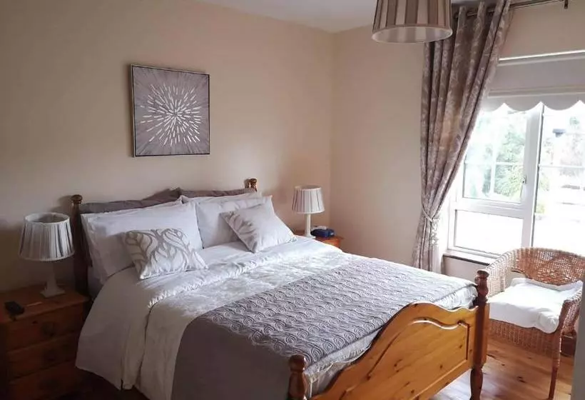 ベッドアンドブレックファースト Hollycrest Lodge