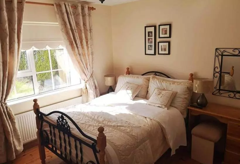 ベッドアンドブレックファースト Hollycrest Lodge