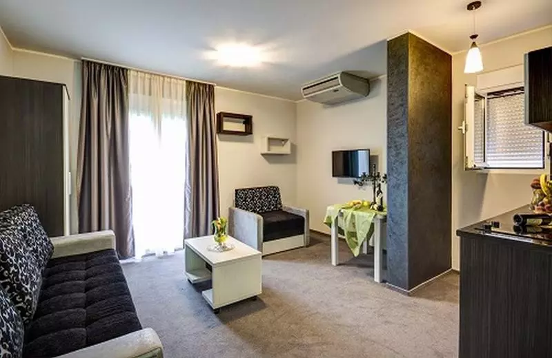 هتل Apartmani Bristol Igalo