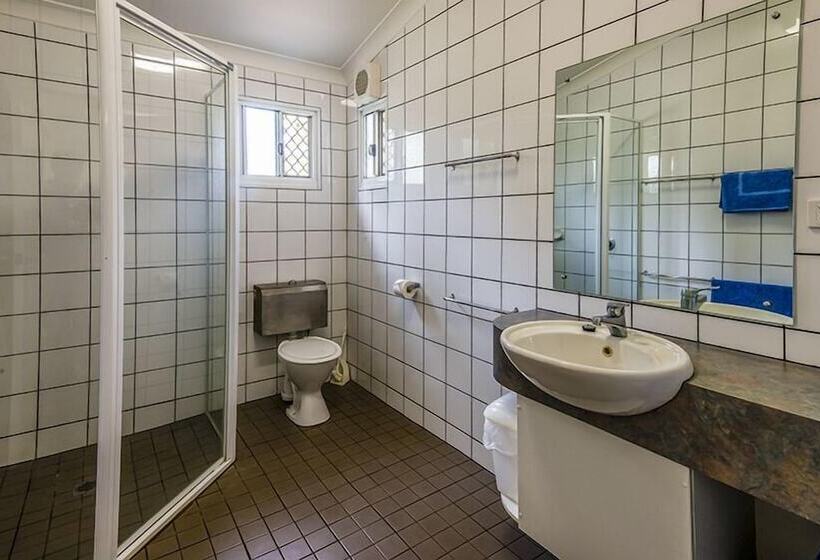 فندق Batchelor Holiday Park