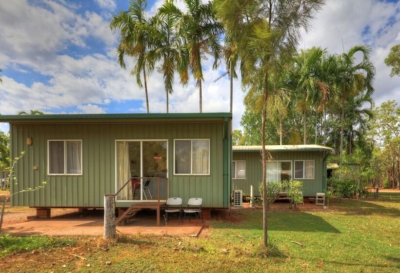 فندق Batchelor Holiday Park