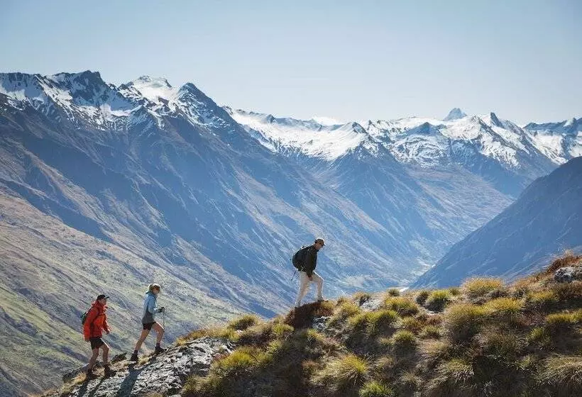 Hotelli Minaret Station Alpine Lodge