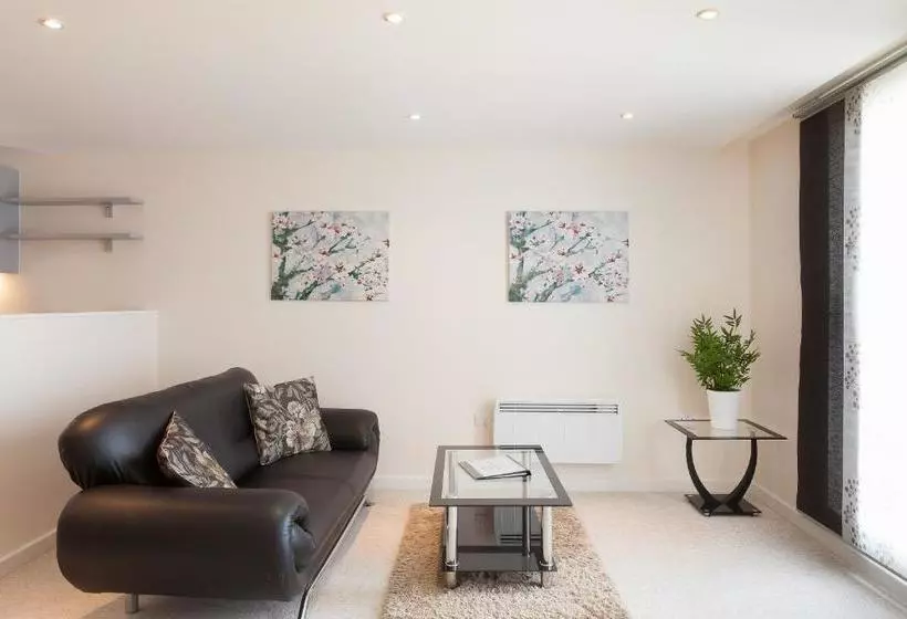 Hotelli The Paramount By Esa