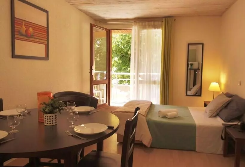 ホテル Vvf Sud Aveyron