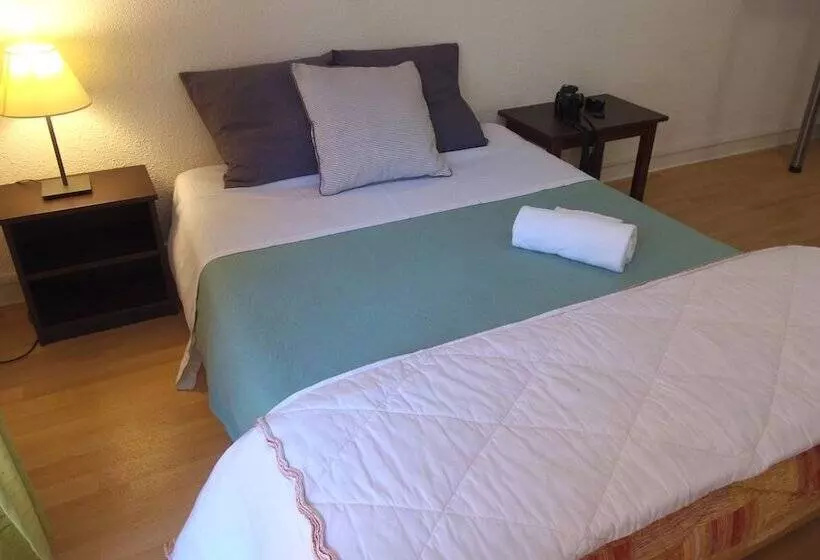 ホテル Vvf Sud Aveyron