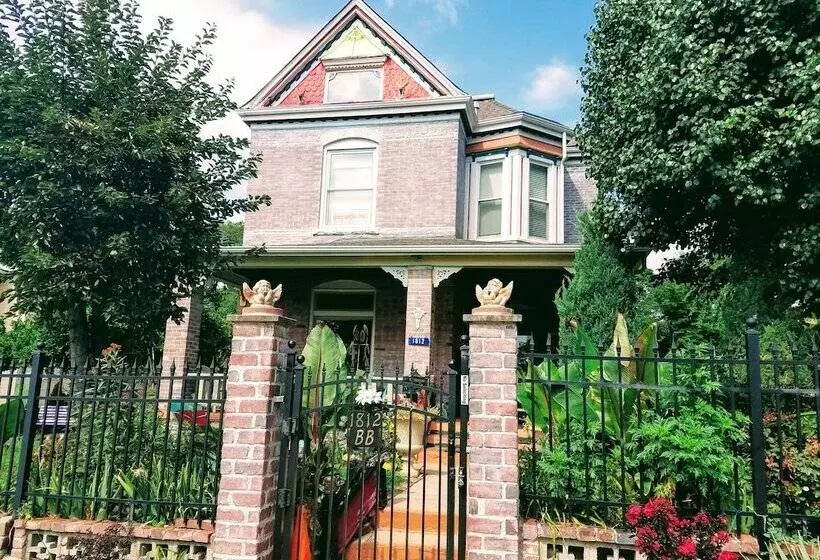 هتل 1812 Overture B&b