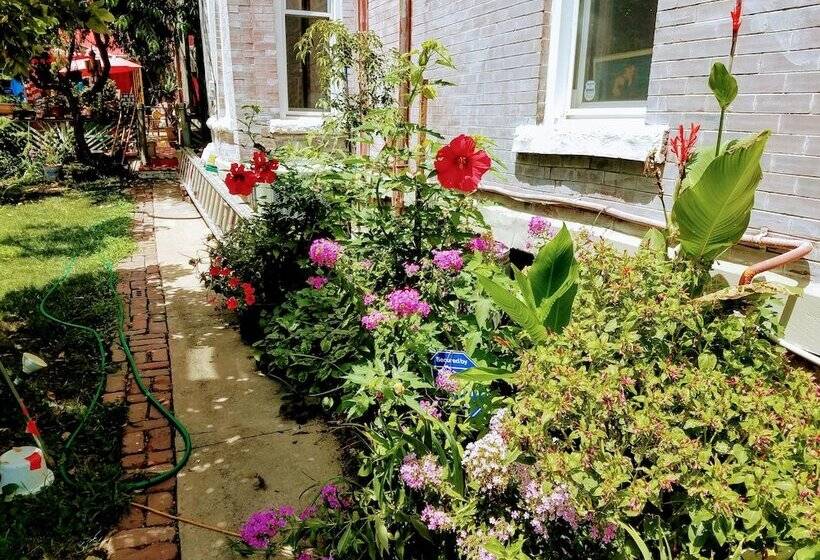 هتل 1812 Overture B&b