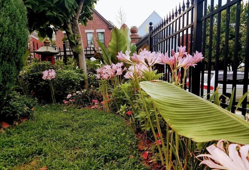 هتل 1812 Overture B&b