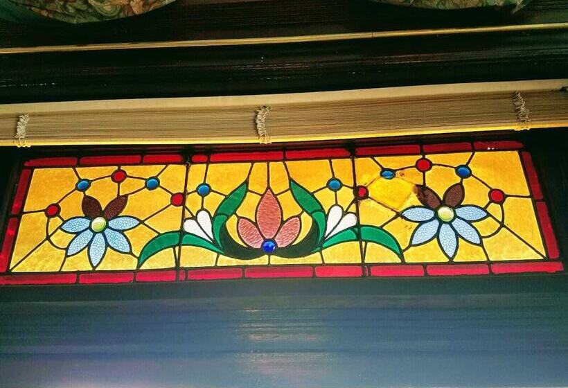 هتل 1812 Overture B&b