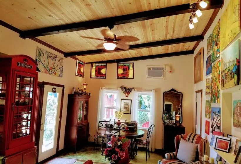 هتل 1812 Overture B&b