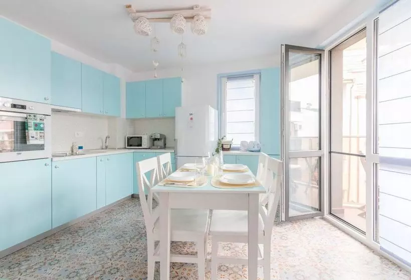 هتل Domus Apartments
