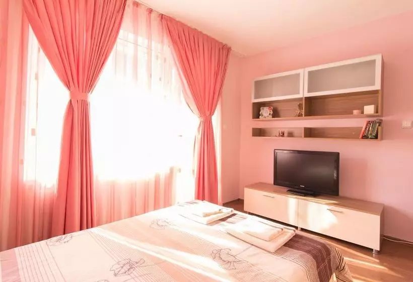 هتل Domus Apartments