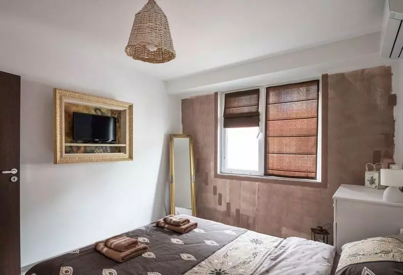 هتل Domus Apartments