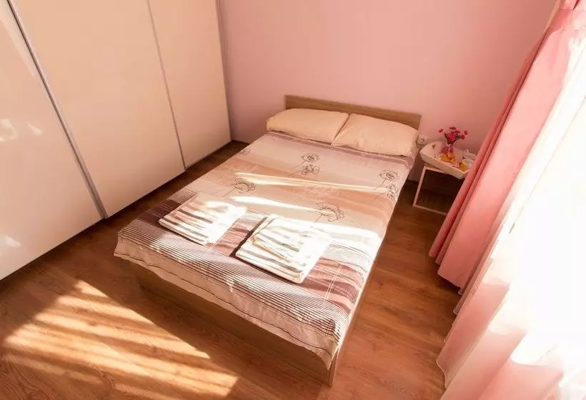 هتل Domus Apartments