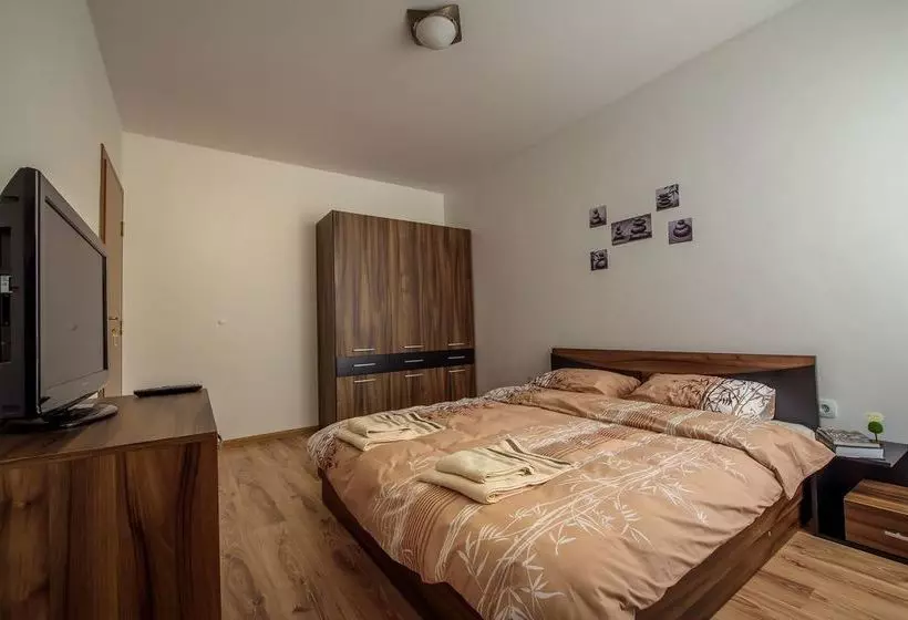 هتل Domus Apartments