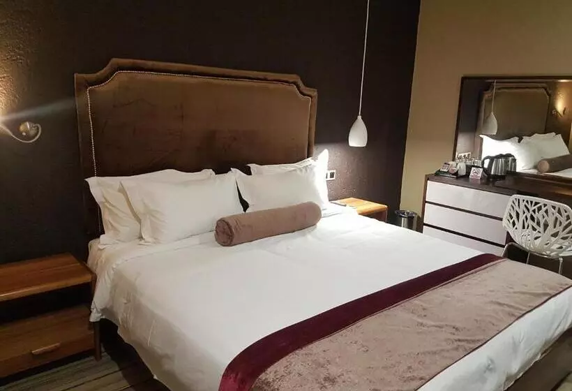 هتل La Signature Guest House