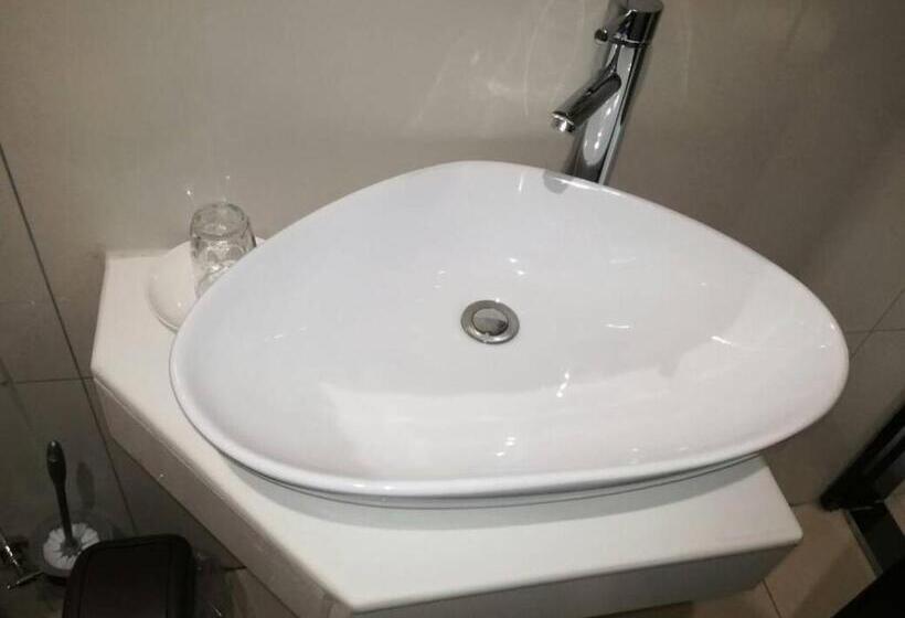 هتل La Signature Guest House