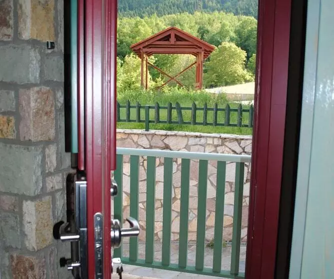 Hotelli Oreiades Suites