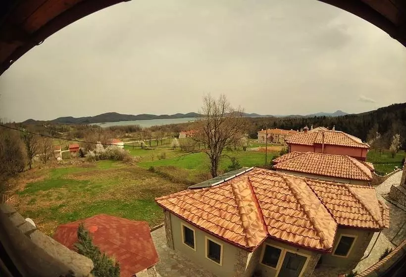 Hotelli Oreiades Suites