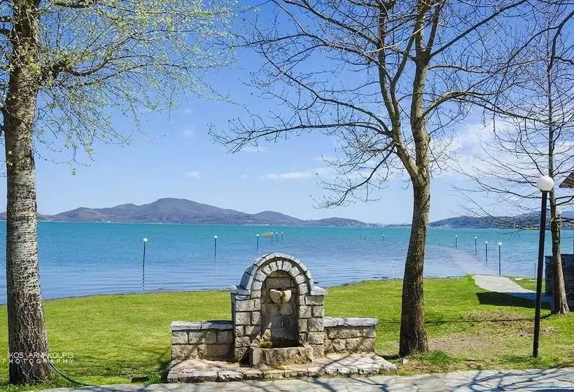 Hotelli Oreiades Suites