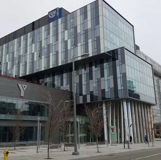هتل Residence & Conference Centre   Toronto Downtown