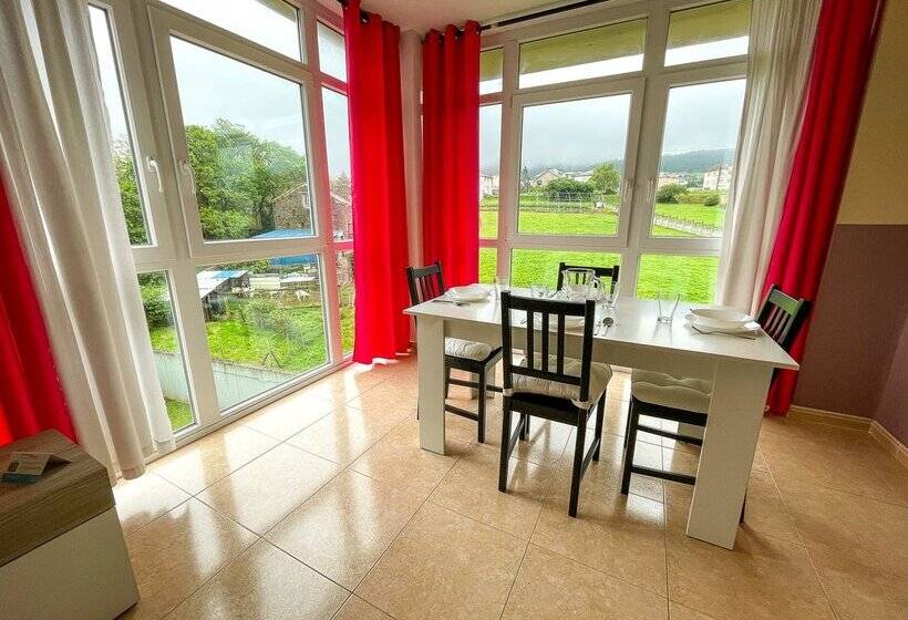 Apartamentos Playa de Las Catedrales 3000