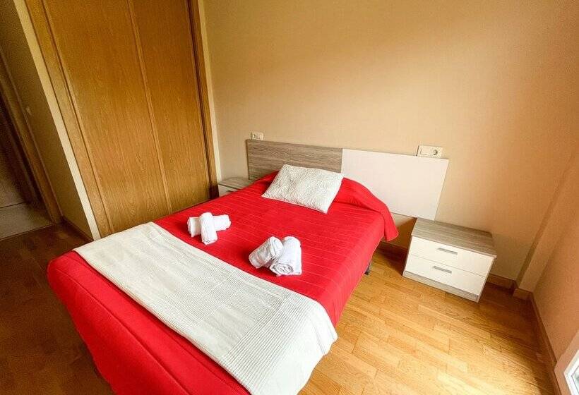 Apartamentos Playa de Las Catedrales 3000