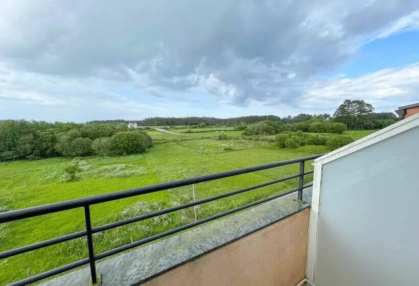 Apartamentos Playa de Las Catedrales 3000