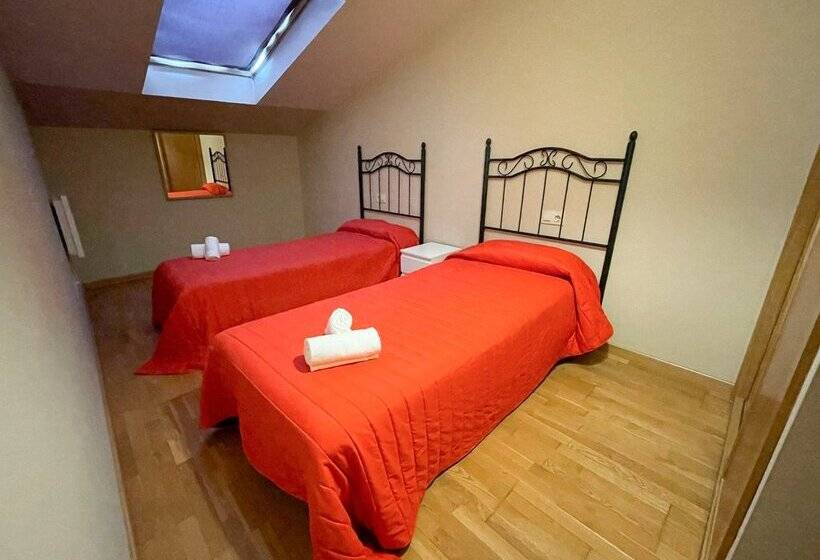 Apartamentos Playa de Las Catedrales 3000