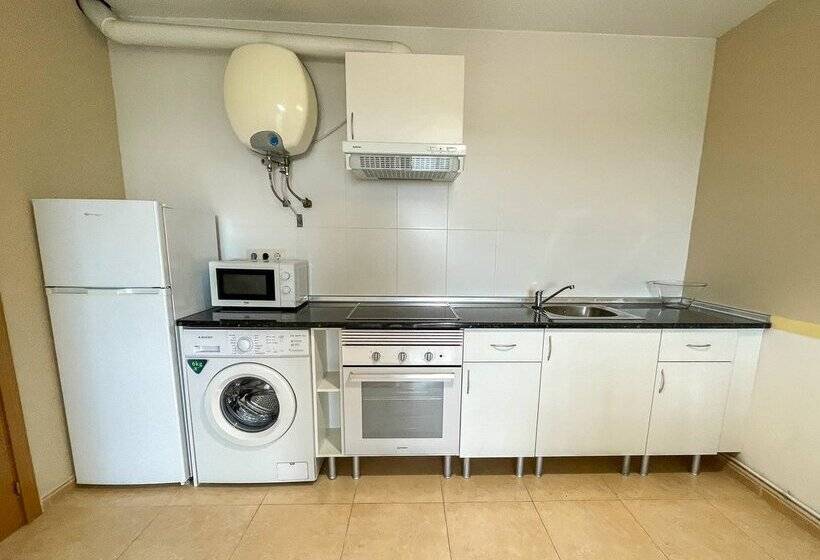 Apartamentos Playa de Las Catedrales 3000