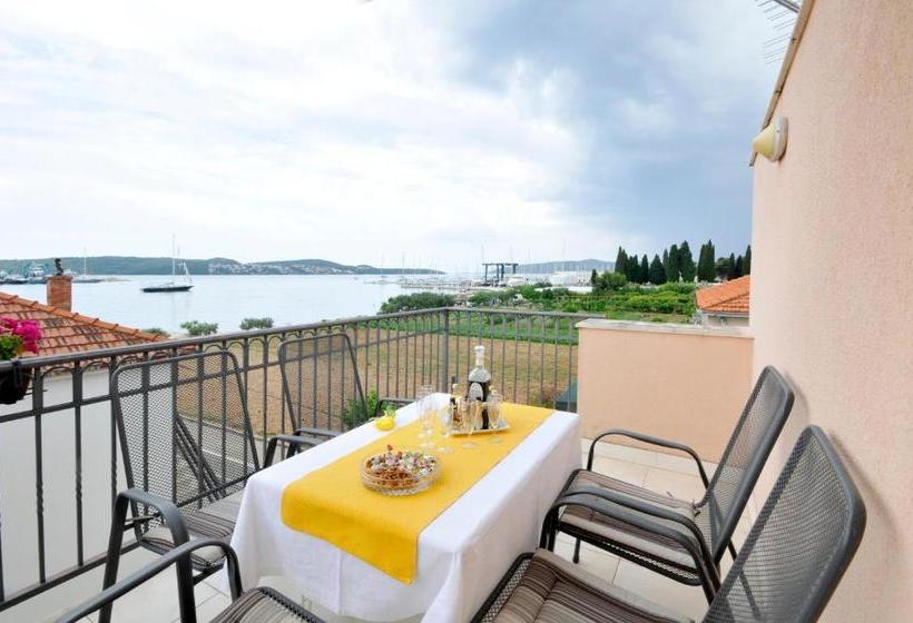 בית מלון כפרי Apartments Roza