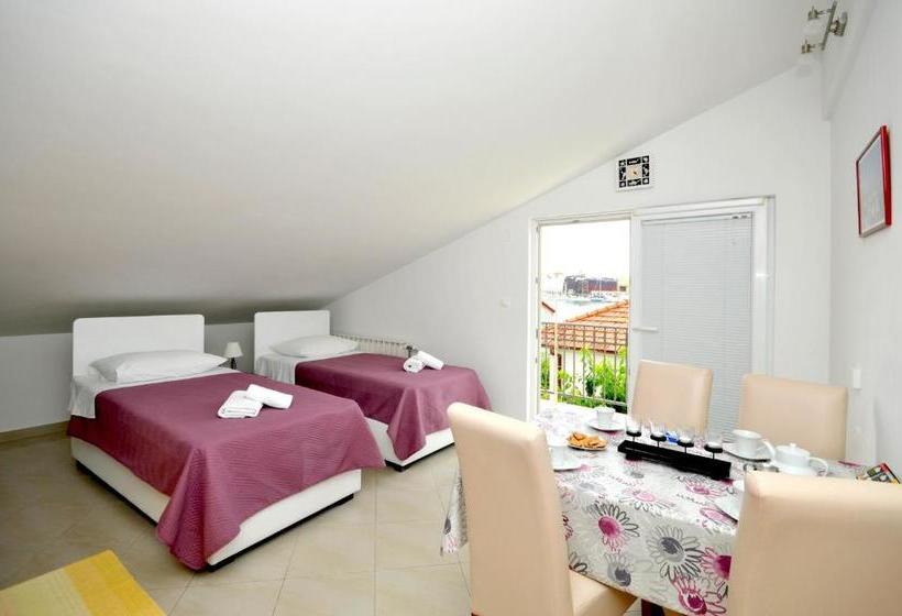 בית מלון כפרי Apartments Roza