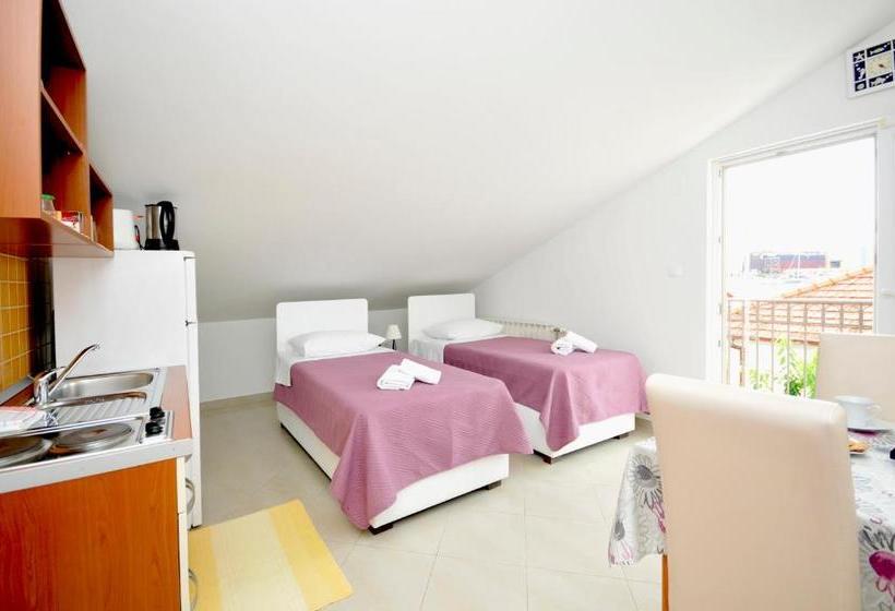 בית מלון כפרי Apartments Roza