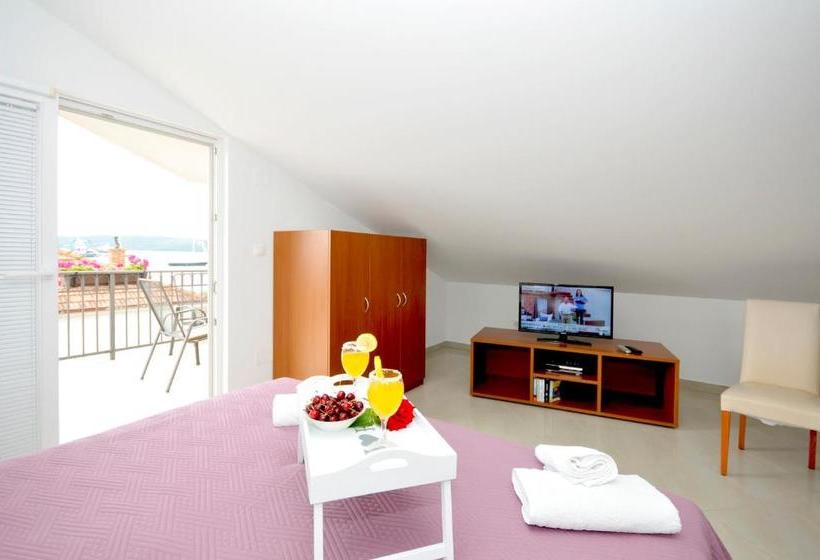 בית מלון כפרי Apartments Roza