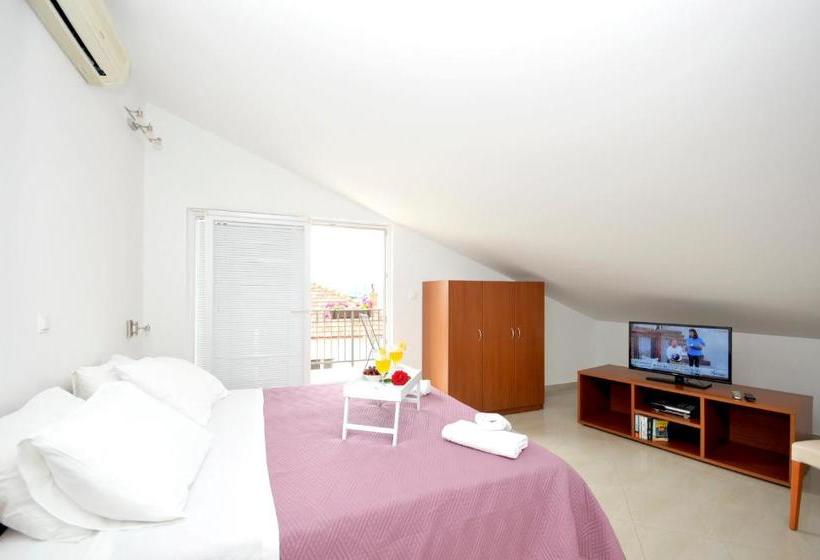 בית מלון כפרי Apartments Roza