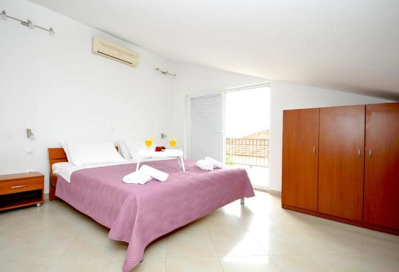 בית מלון כפרי Apartments Roza