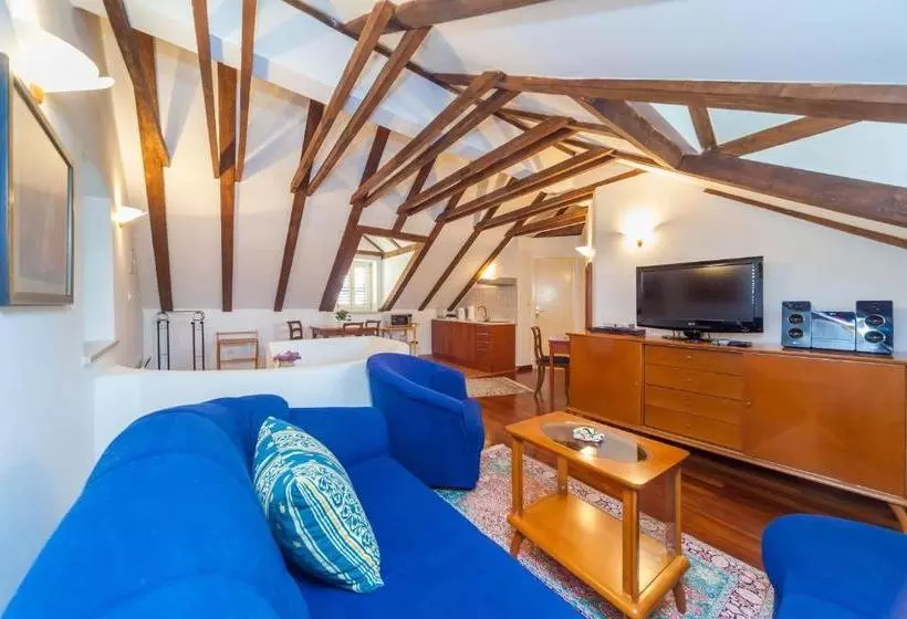 ホテル Apartments Vi-la