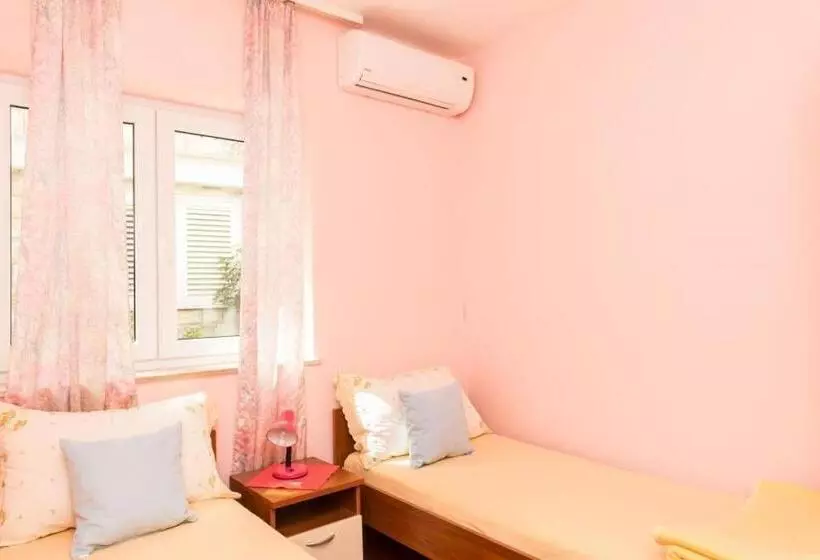 هتل Guest House Cuk