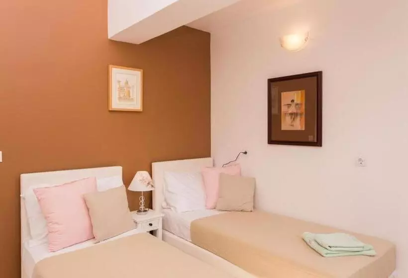 هتل Guest House Cuk