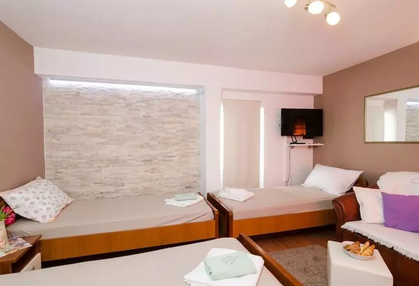 هتل Guest House Cuk