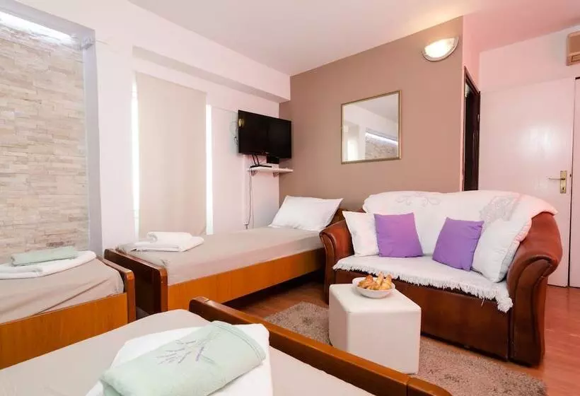 هتل Guest House Cuk