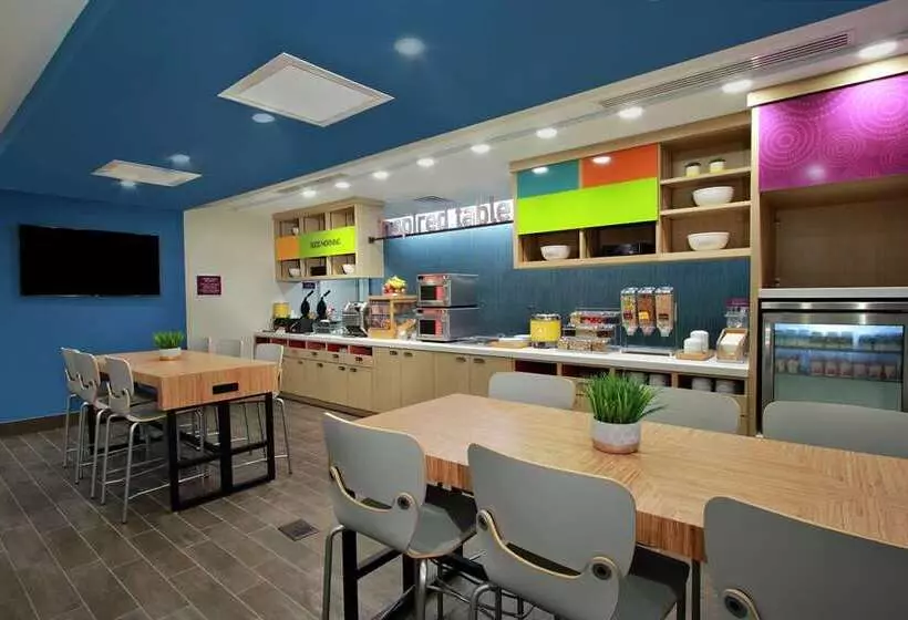 ホテル Home2 Suites By Hilton Mobile I65 Government Boulevard