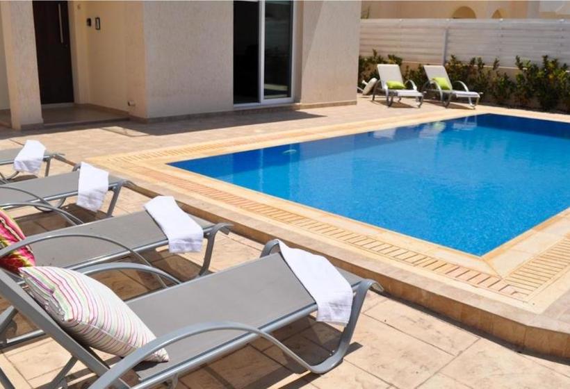 בית מלון כפרי Oceanview Luxury Villa 173