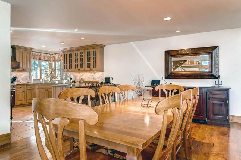 Отель Royal Elk Villas